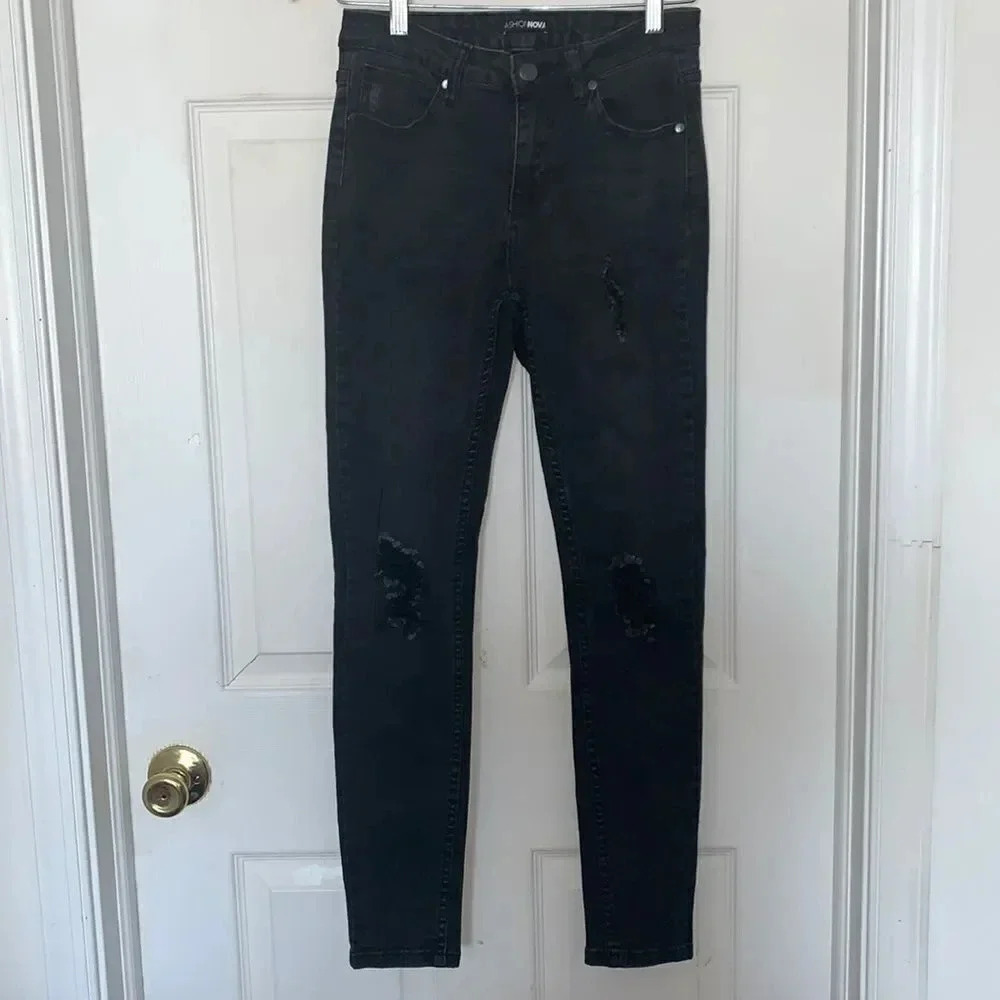 Fashion Nova Distressed Jeans Black Size 3